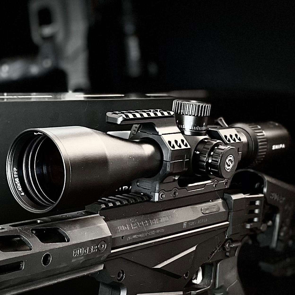SNIPA™ Yukon Edge 4–40×56 FFP Rifle Scope – 34mm Tube, Illuminated MOA Reticle, 1/8 MOA Turrets, IPX7 Waterproof, NorthLine Mount + Focus Wheel